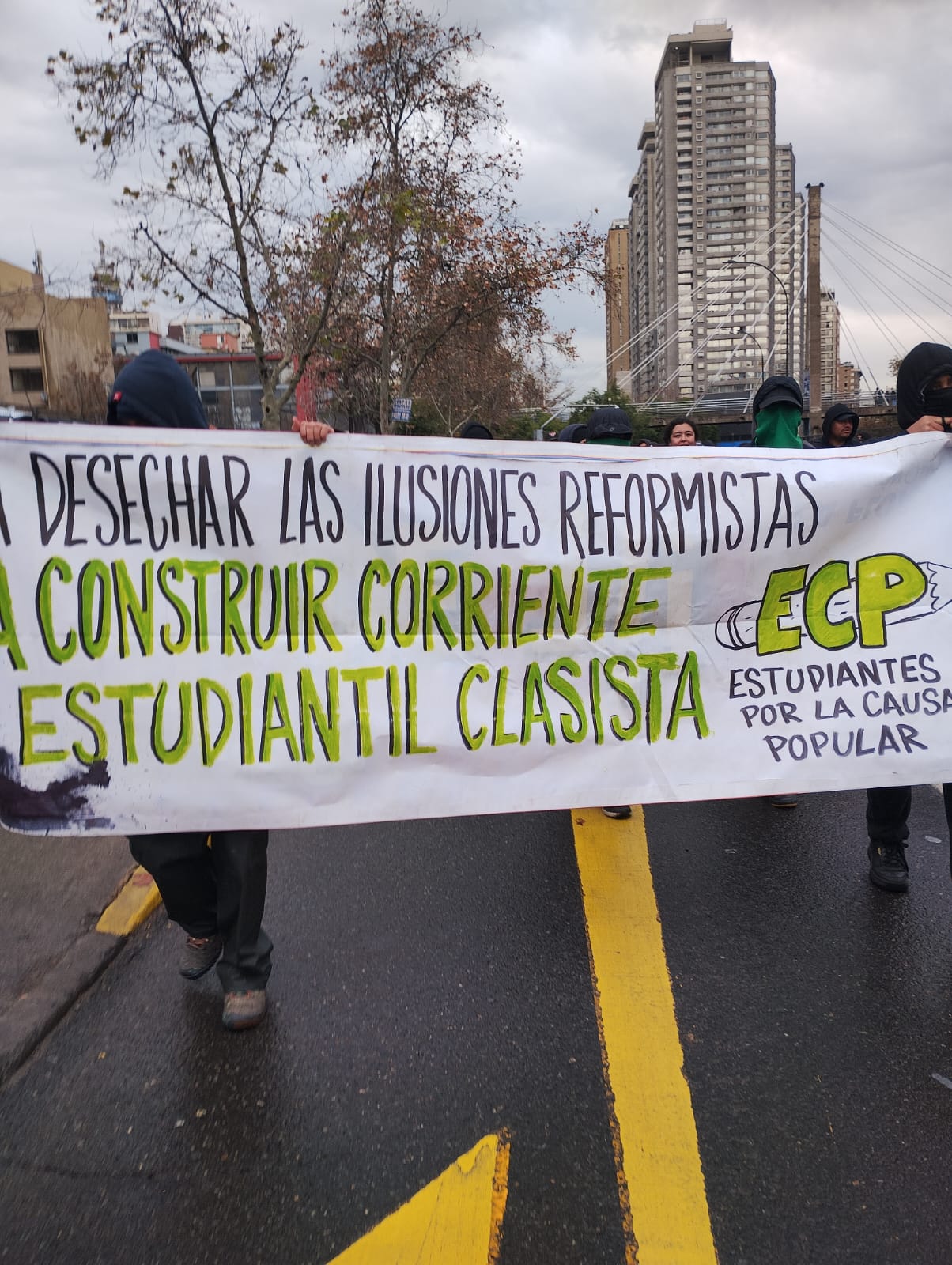 CHILE. LA EDUCACIÓN CAPITALISTA SE CAE A PEDAZOS. LOS ESTUDIANTES SE REBELAN.